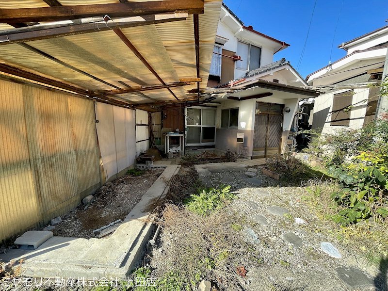 上田市上丸子　中古戸建 現地写真（駐車場）
