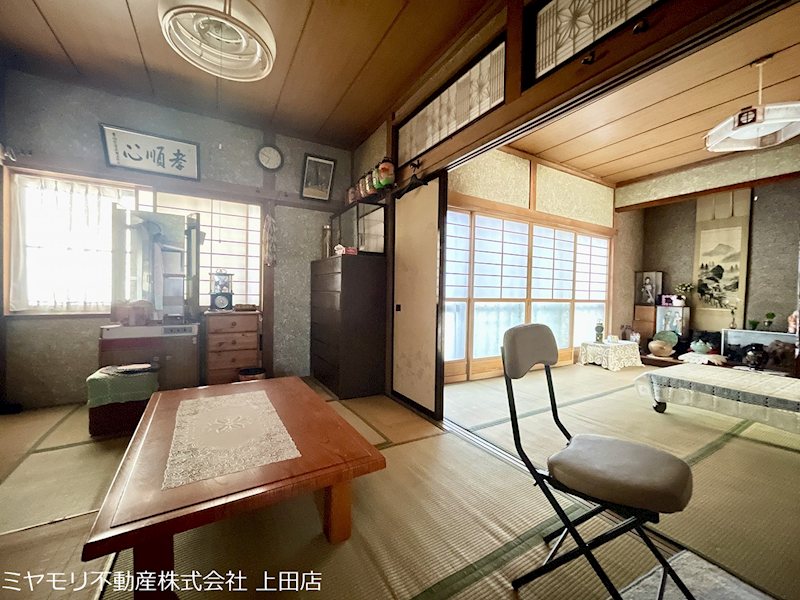上田市上丸子　中古戸建 内観写真（リビング以外の居室）