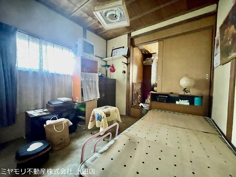 上田市上丸子　中古戸建 内観写真（リビング以外の居室）