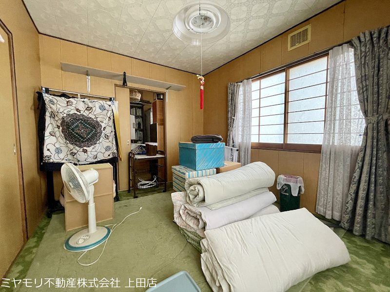 上田市上丸子　中古戸建 内観写真（リビング以外の居室）
