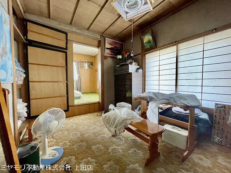 上田市上丸子　中古戸建 内観写真（リビング以外の居室）