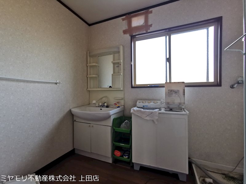上田市生田　中古戸建 内観写真（洗面台・洗面所）