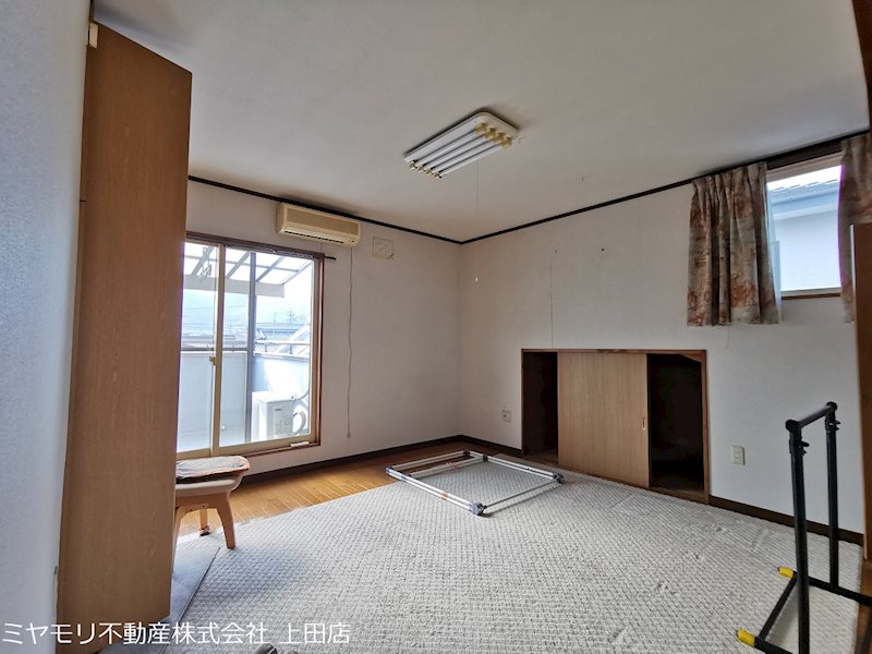 上田市生田　中古戸建 内観写真（リビング以外の居室）
