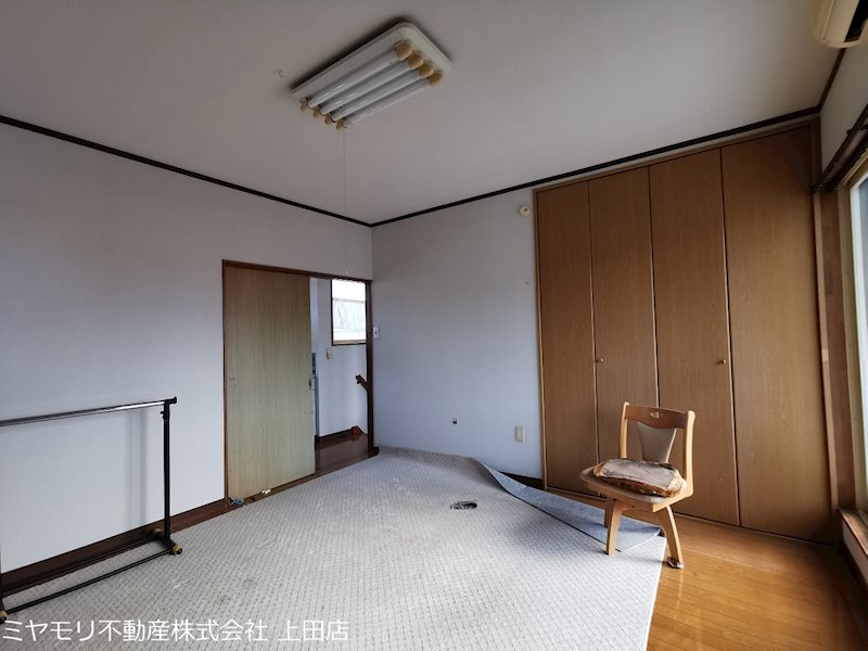 上田市生田　中古戸建 内観写真（リビング以外の居室）