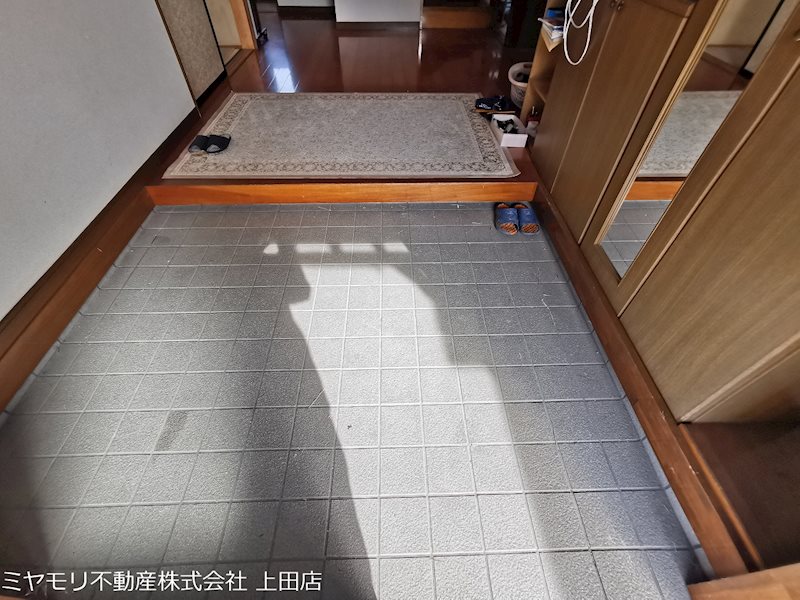 上田市生田　中古戸建 現地写真（玄関）