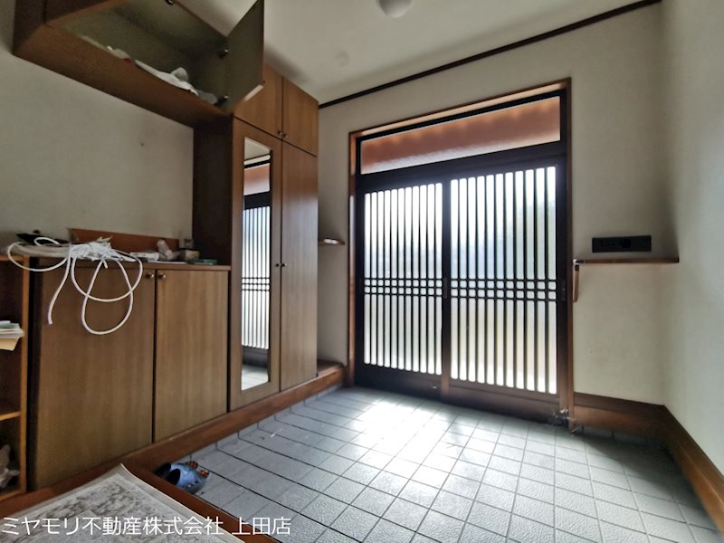 上田市生田　中古戸建 現地写真（玄関）