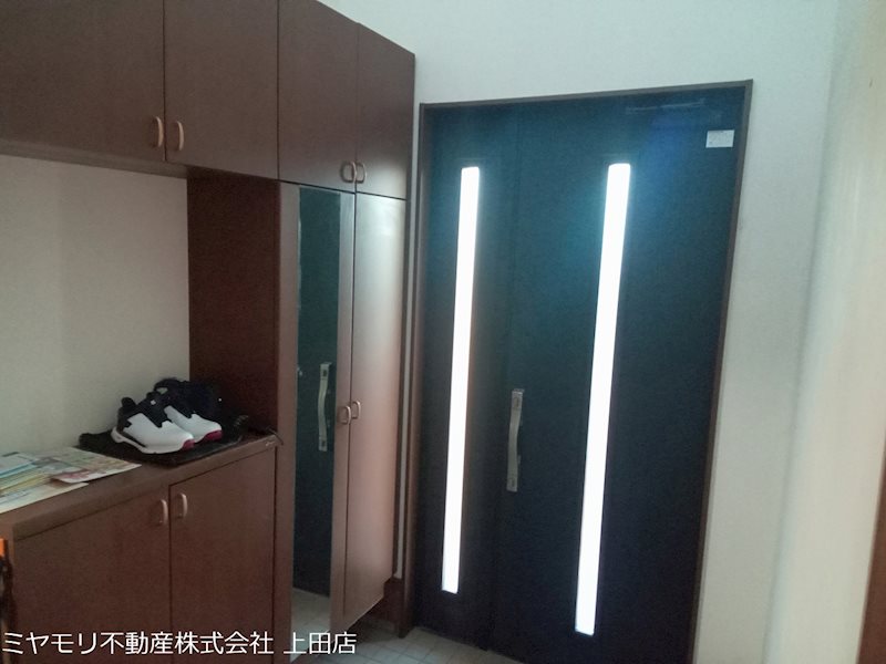 上田市材木町　中古戸建 現地写真（玄関）