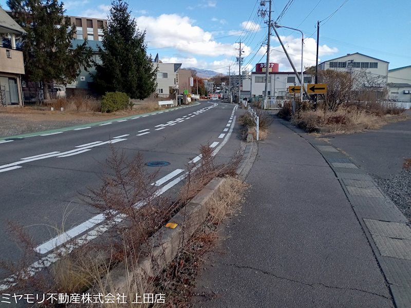 上田市材木町　中古戸建 現地写真（前面道路含む現地写真）