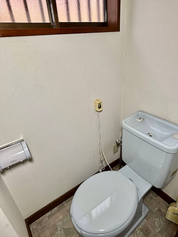 小諸市大久保　中古戸建 内観写真（トイレ）