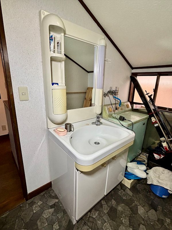 小諸市大久保　中古戸建 内観写真（洗面台・洗面所）