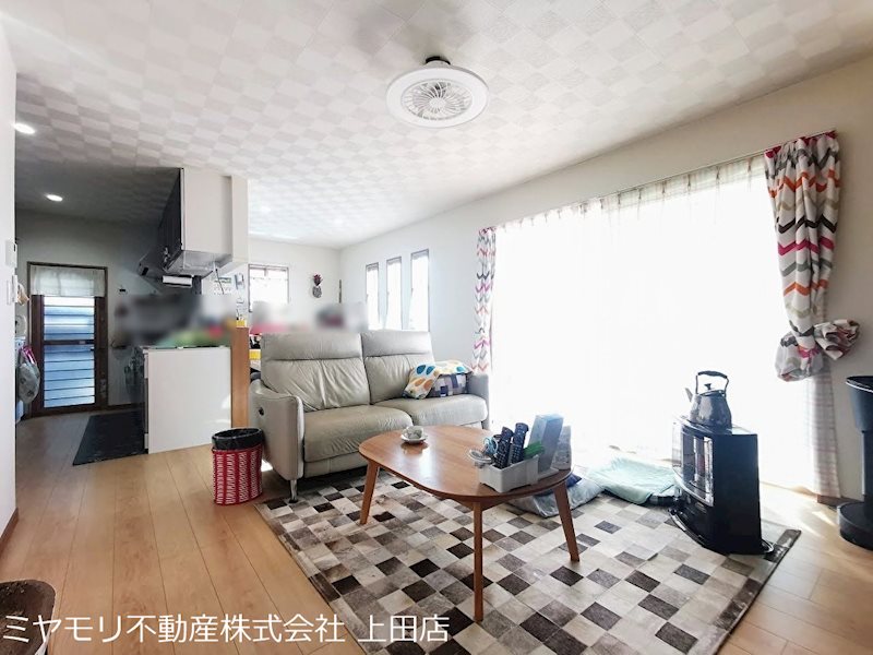 東御市祢津　中古戸建 内観写真（リビング）