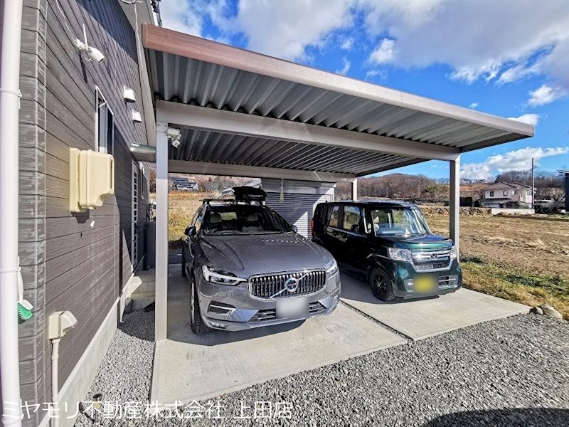 東御市祢津　中古戸建 現地写真（駐車場）