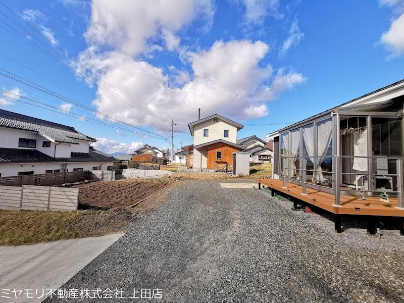 東御市祢津　中古戸建 現地写真（前面道路含む現地写真）