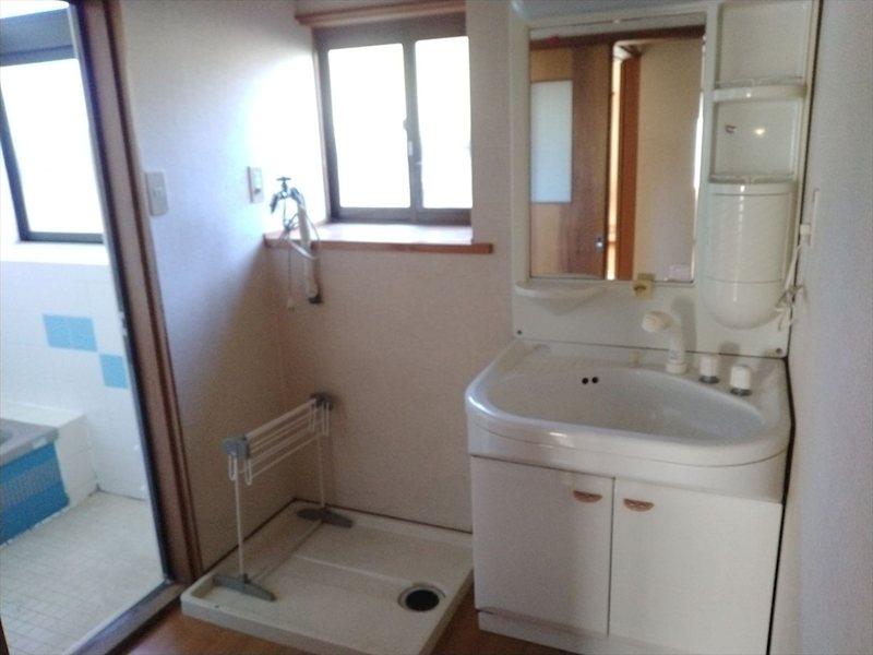 佐久市新子田　中古戸建 内観写真（洗面台・洗面所）