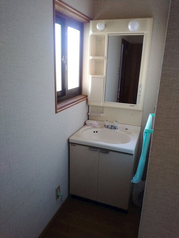 佐久市新子田　中古戸建 内観写真（洗面台・洗面所）