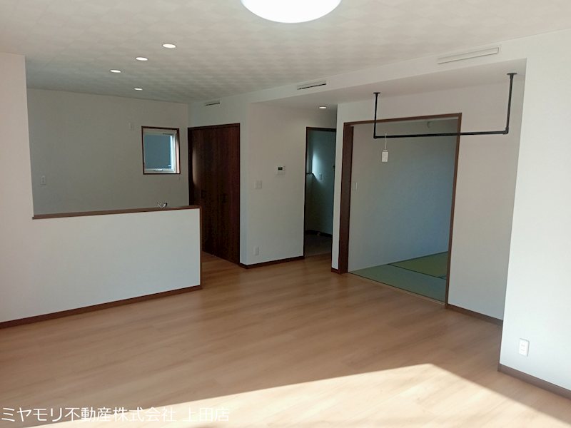 上田市住吉　新築戸建 内観写真（リビング）