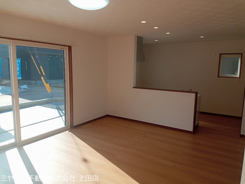 上田市住吉　新築戸建 内観写真（リビング）