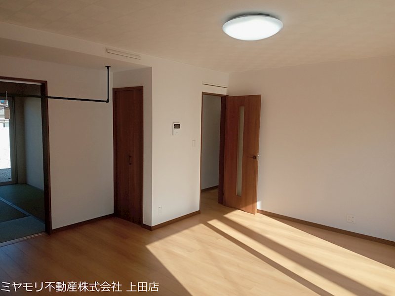 上田市住吉　新築戸建 内観写真（リビング）