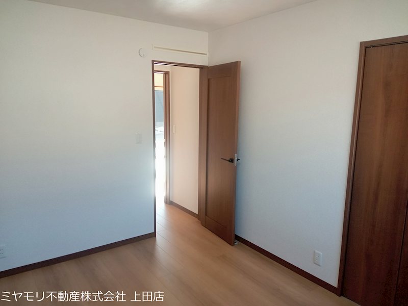 上田市住吉　新築戸建 内観写真（リビング以外の居室）