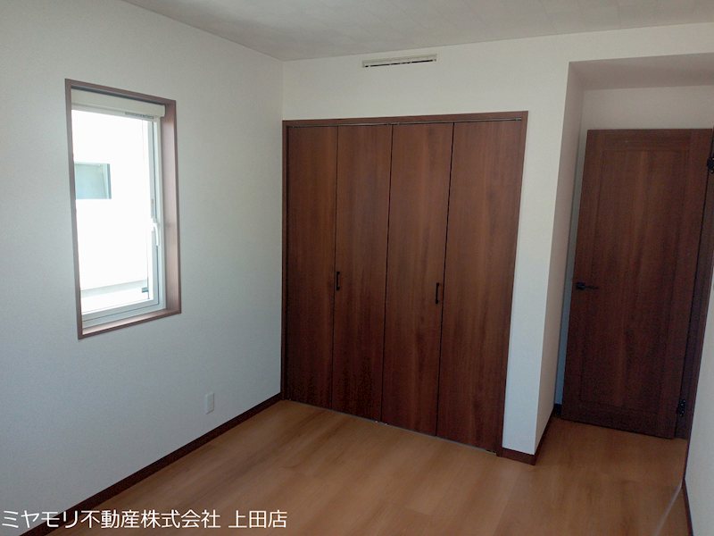 上田市住吉　新築戸建 内観写真（リビング以外の居室）