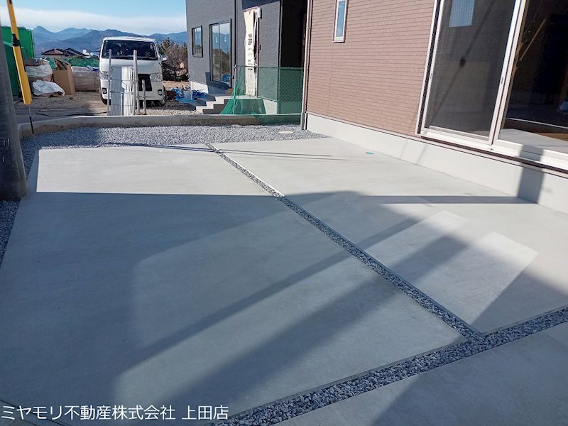 上田市住吉　新築戸建 現地写真（駐車場）