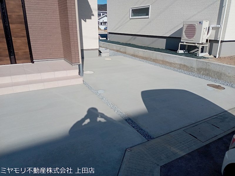上田市住吉　新築戸建 現地写真（駐車場）