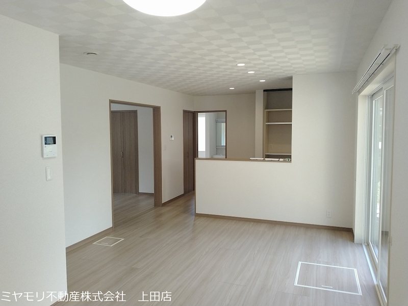 上田市上塩尻　新築戸建 内観写真（リビング）