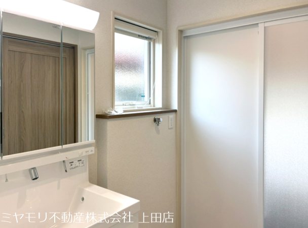 上田市上塩尻　新築戸建 内観写真（洗面台・洗面所）