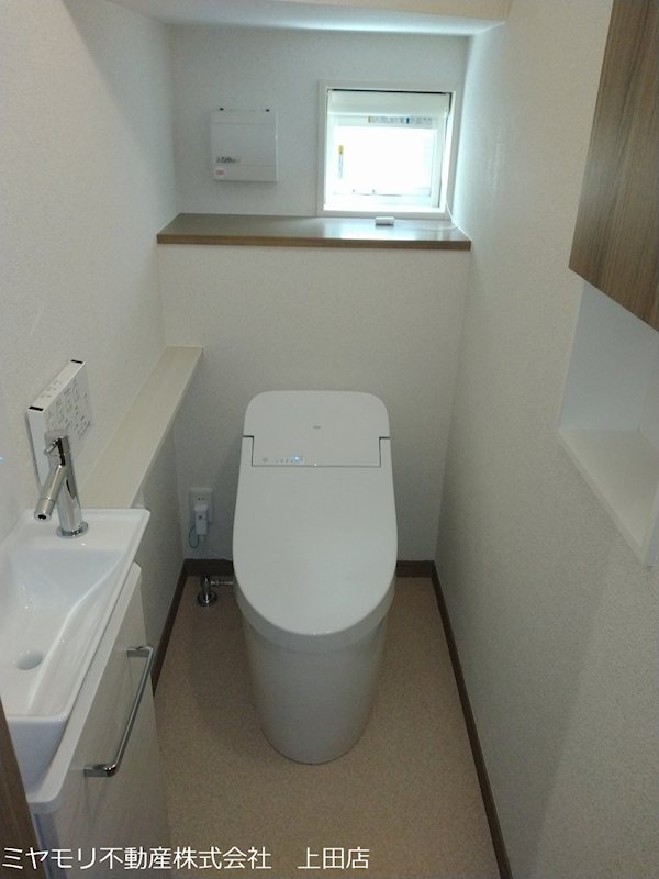 上田市上塩尻　新築戸建 内観写真（トイレ）