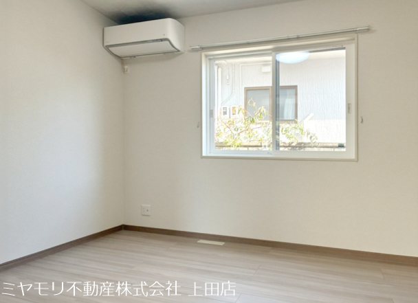 上田市上塩尻　新築戸建 内観写真（リビング以外の居室）