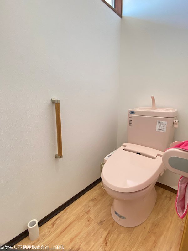 【商談中】上田市小泉　中古戸建 内観写真（トイレ）