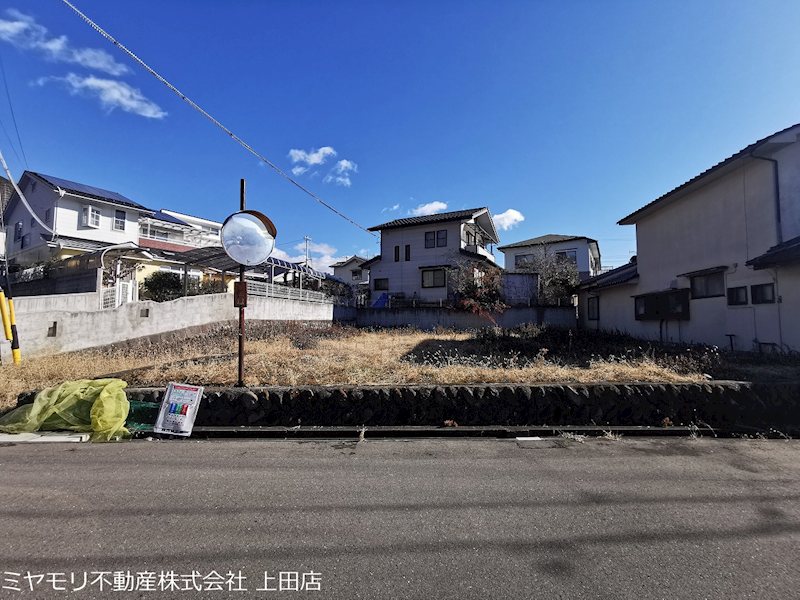上田市緑が丘3丁目　土地 現地写真（前面道路含む現地写真）