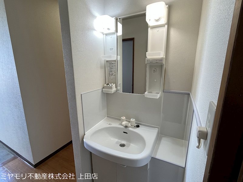 上田市住吉　収益物件 内観写真（洗面台・洗面所）