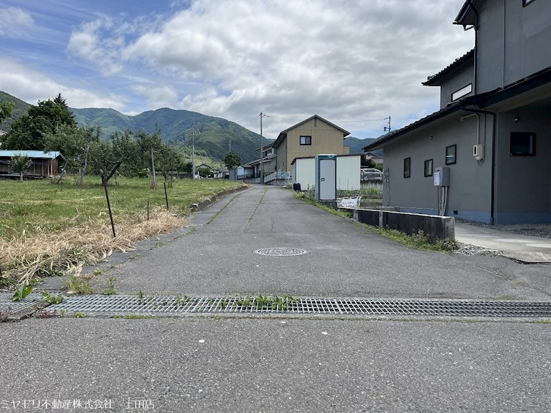坂城町中之条　中古戸建 現地写真（前面道路含む現地写真）