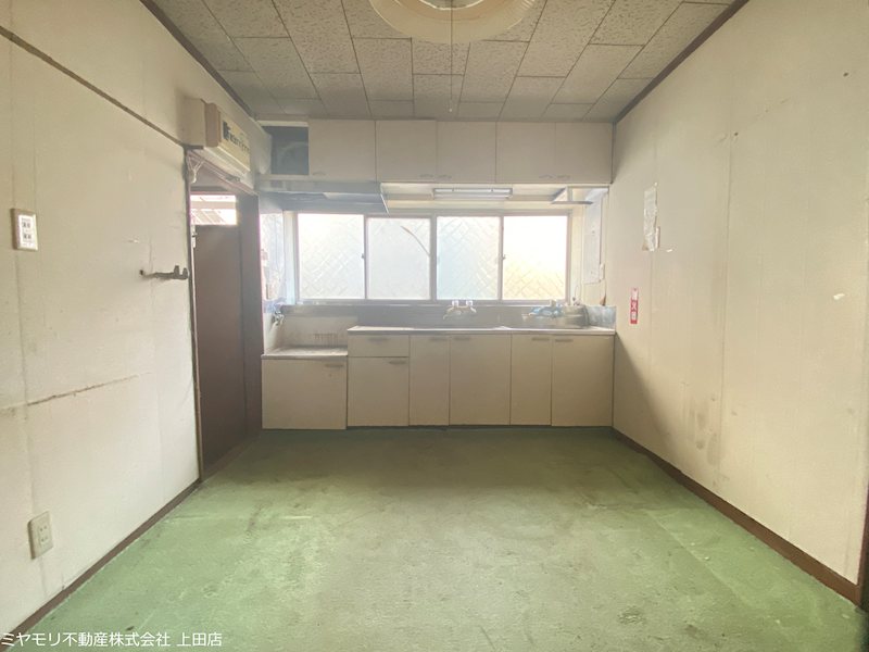 東御市県　中古戸建 内観写真（キッチン）