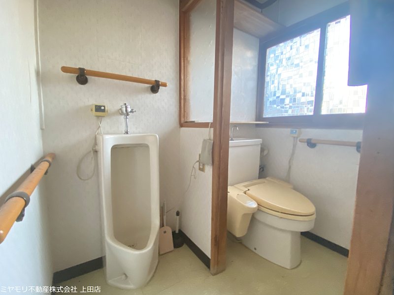 東御市県　中古戸建 内観写真（トイレ）