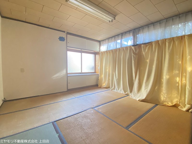 東御市県　中古戸建 内観写真（リビング以外の居室）