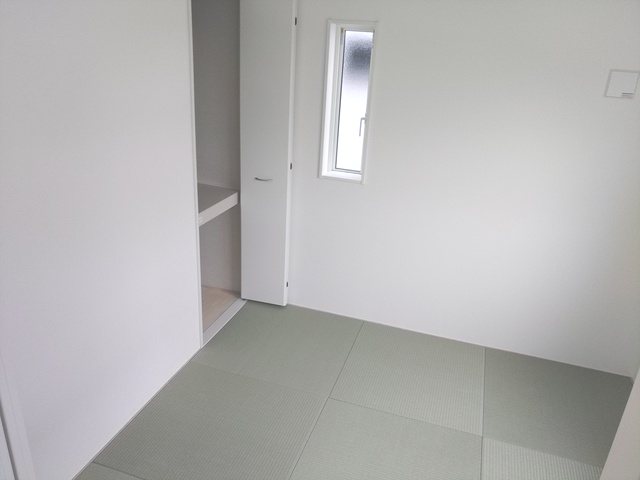 長野県長野市稲里町中央１丁目 内観写真（リビング以外の居室）