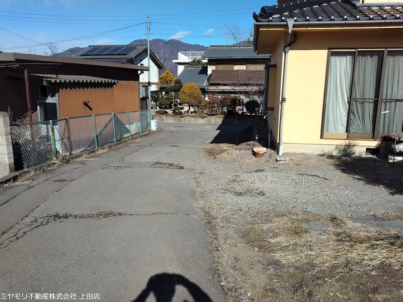 上田市上田原　土地 現地写真（前面道路含む現地写真）