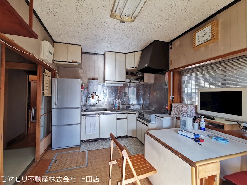 【商談中】上田市常磐城1丁目　中古戸建 内観写真（キッチン）