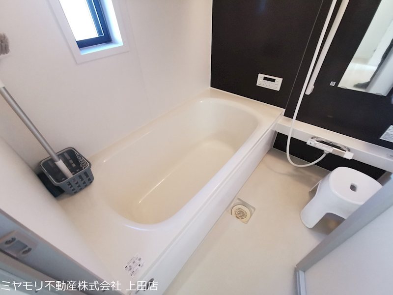 【商談中】上田市諏訪形　中古戸建 内観写真（洗面台・洗面所）