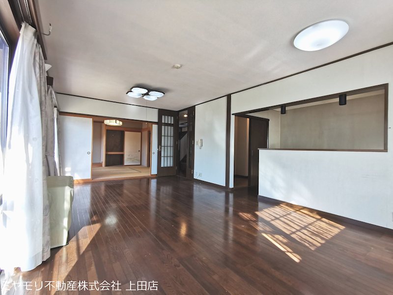東御市加沢　中古戸建 内観写真（リビング）
