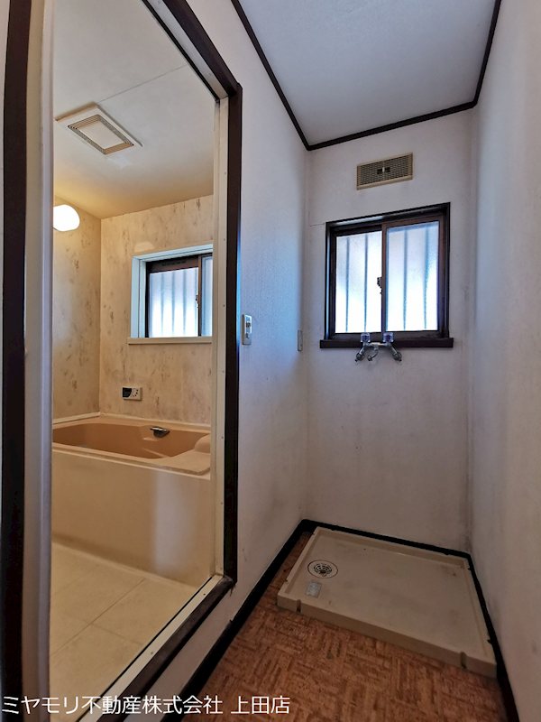 東御市加沢　中古戸建 内観写真（洗面台・洗面所）