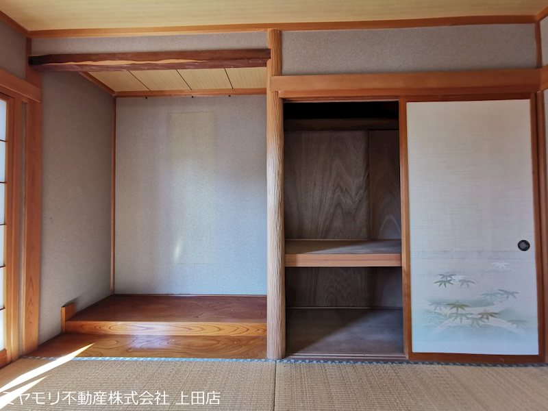 東御市加沢　中古戸建 内観写真（リビング以外の居室）