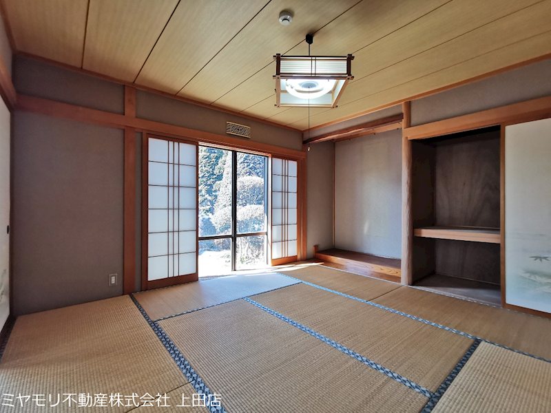 東御市加沢　中古戸建 内観写真（リビング以外の居室）