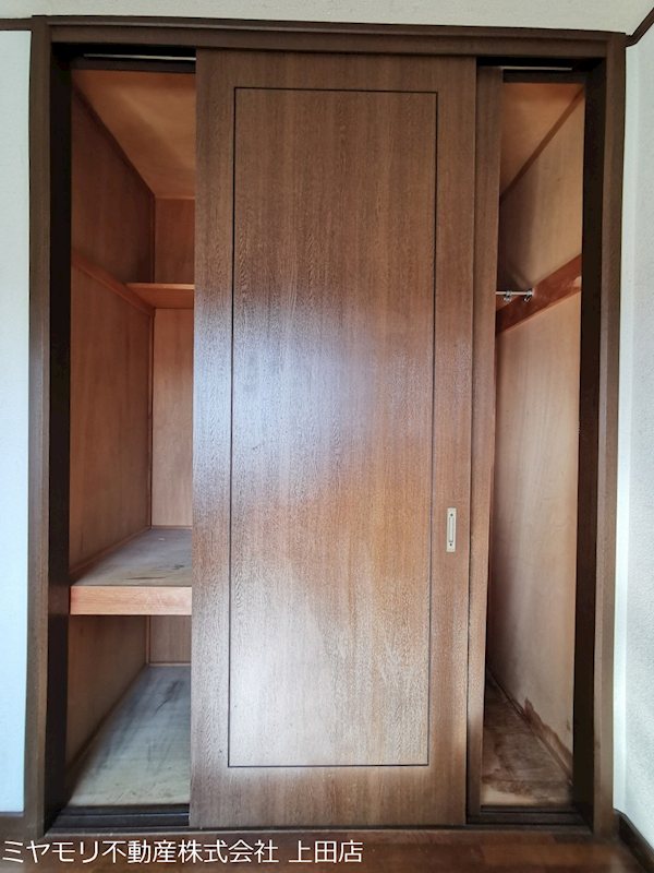 東御市加沢　中古戸建 内観写真（収納）