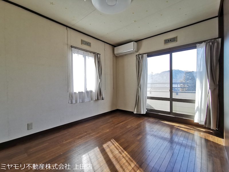 東御市加沢　中古戸建 内観写真（リビング以外の居室）