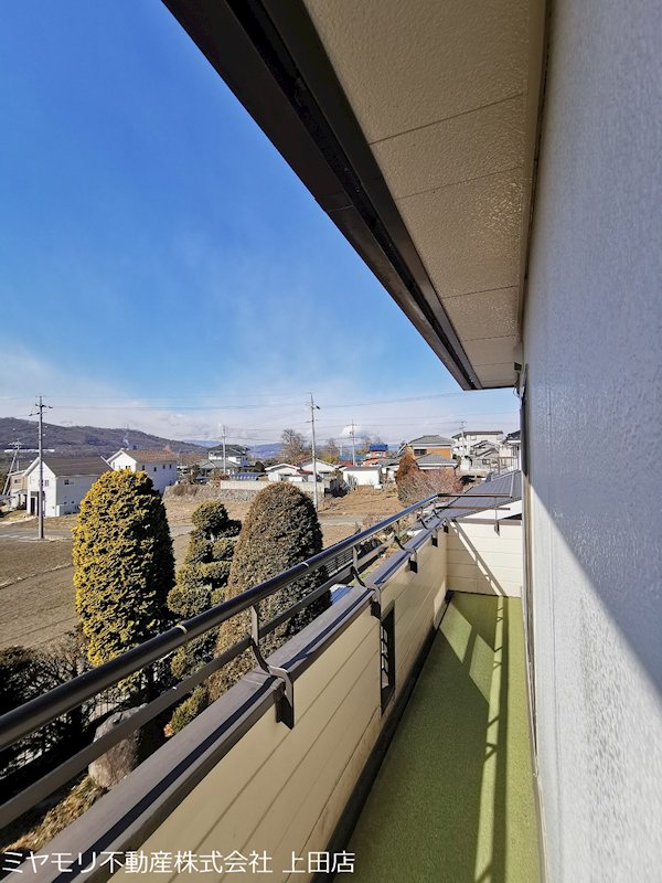 東御市加沢　中古戸建 現地写真（バルコニー）