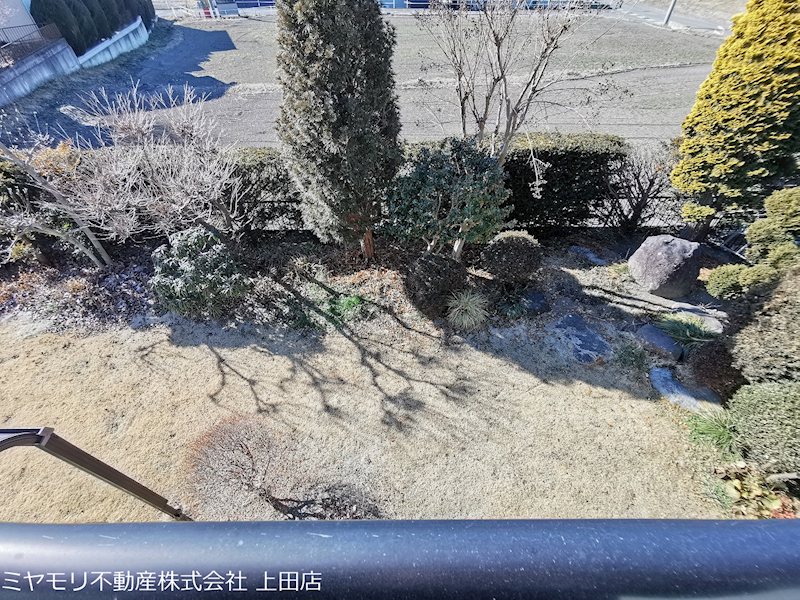 東御市加沢　中古戸建 現地写真（庭）