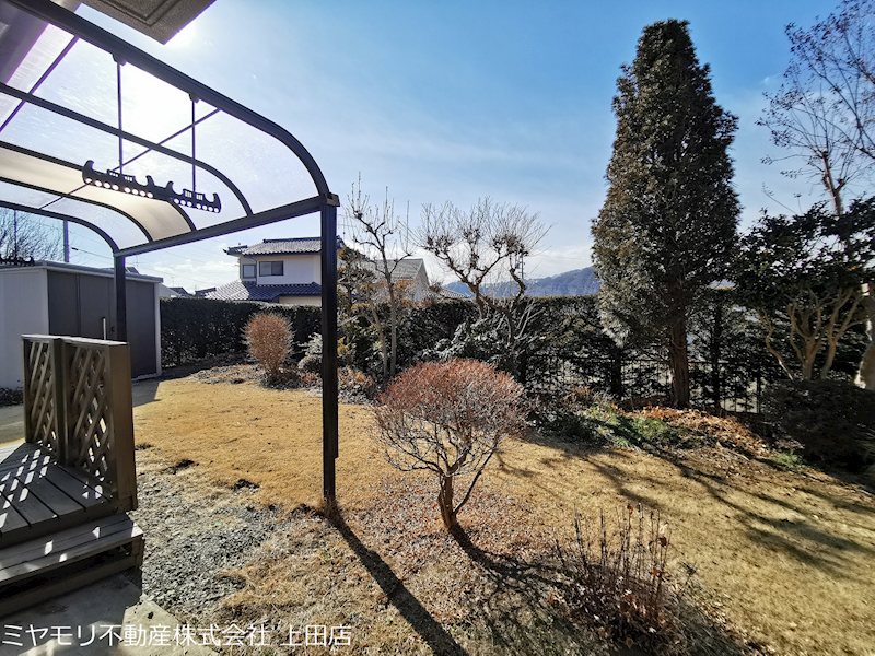 東御市加沢　中古戸建 現地写真（庭）